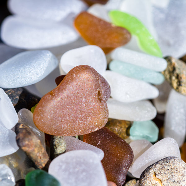 The Colors and Rarity of Sea Glass – Beachcombing Magazine