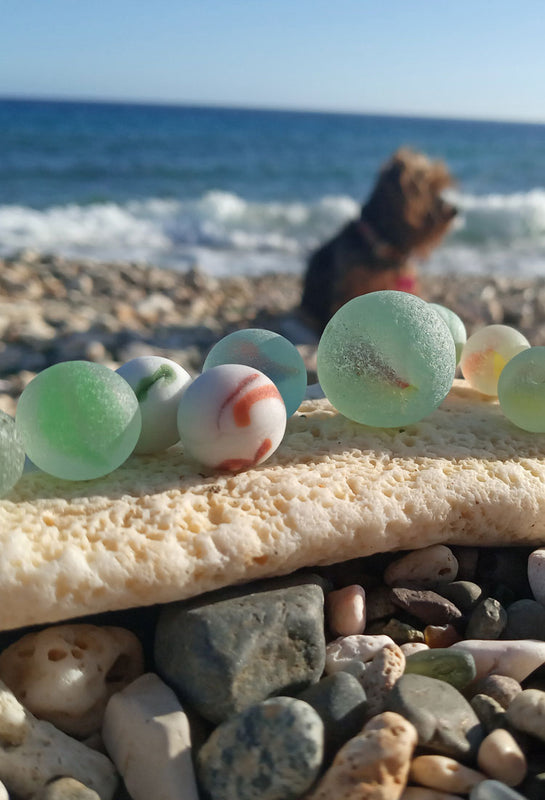 The Colors and Rarity of Sea Glass – Beachcombing Magazine